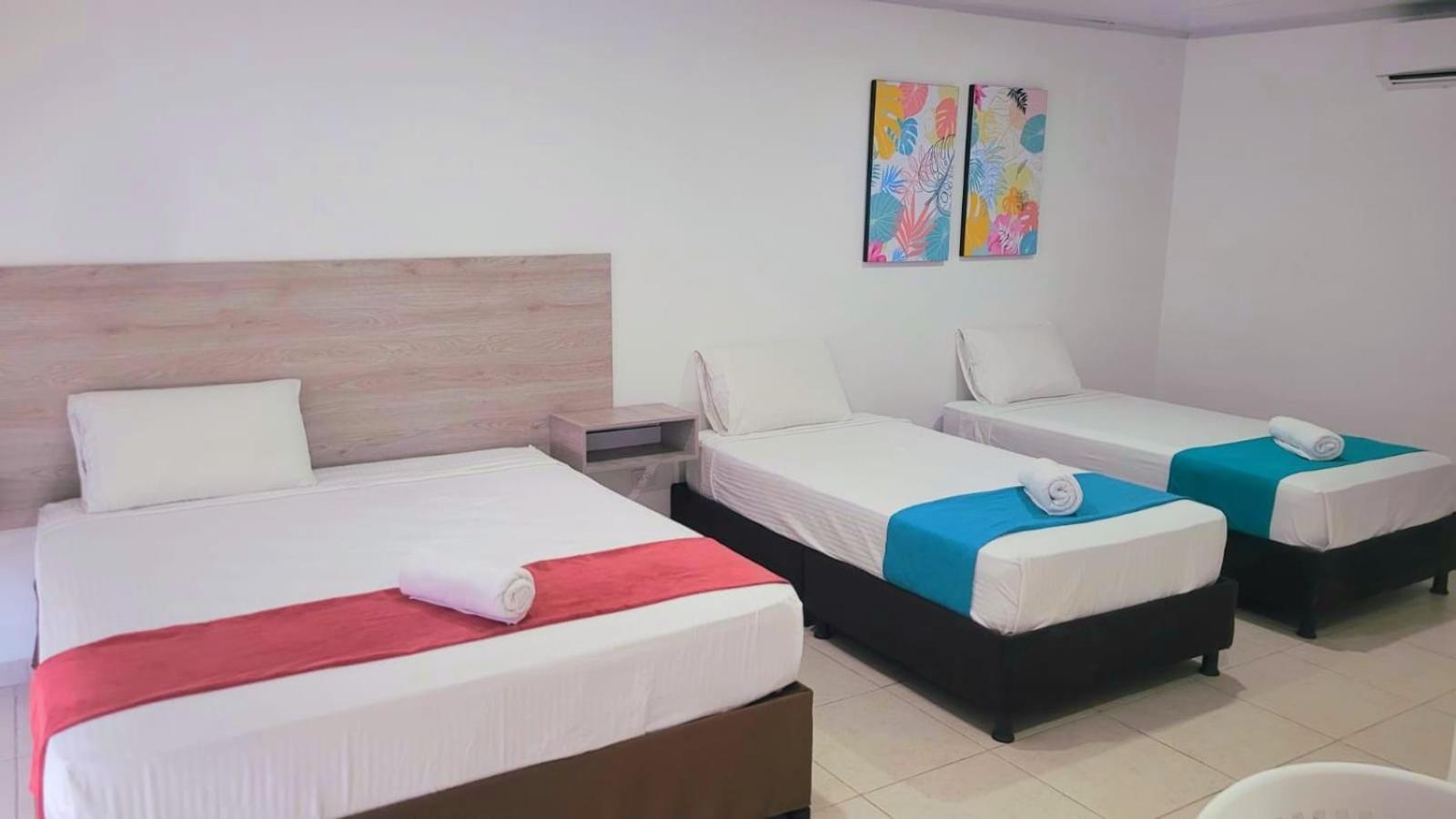 Hotel Inara Жирардо Екстер'єр фото